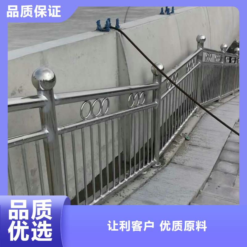 值得信赖《鑫旺通》桥梁防撞护栏实体加工