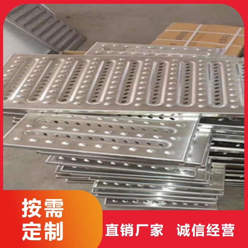 热镀锌钢格栅板实体工厂，专业生产加工定制