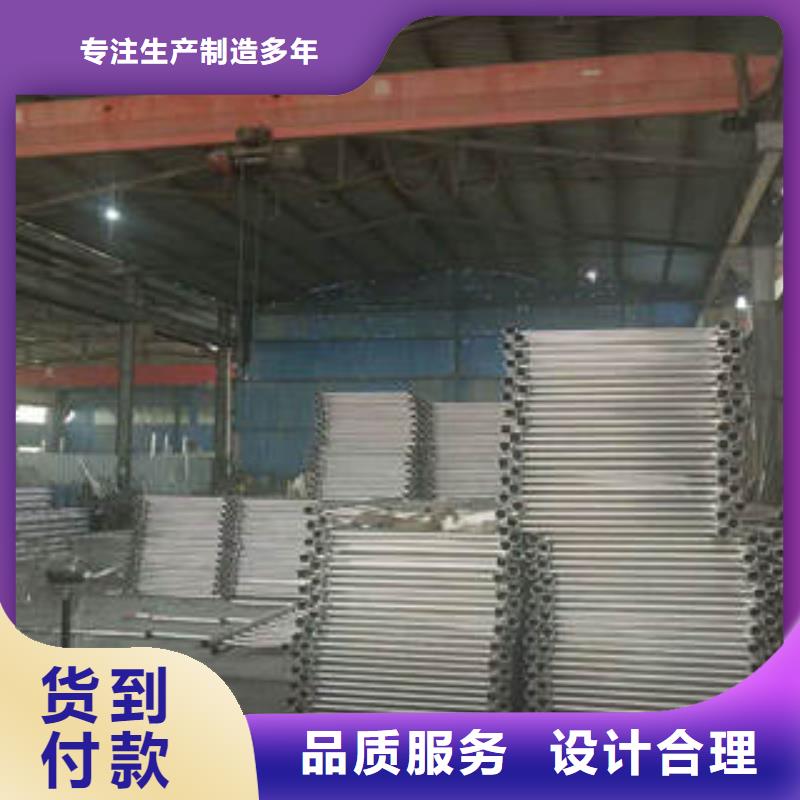 有現(xiàn)貨的高速防撞護(hù)欄公司制造生產(chǎn)銷售